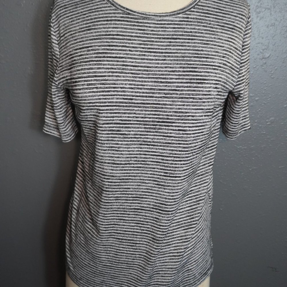 Banana Republic Womens Stripe Bundle (2) Luxespun Short Sleeve Shirts Size Small - Picture 5 of 7